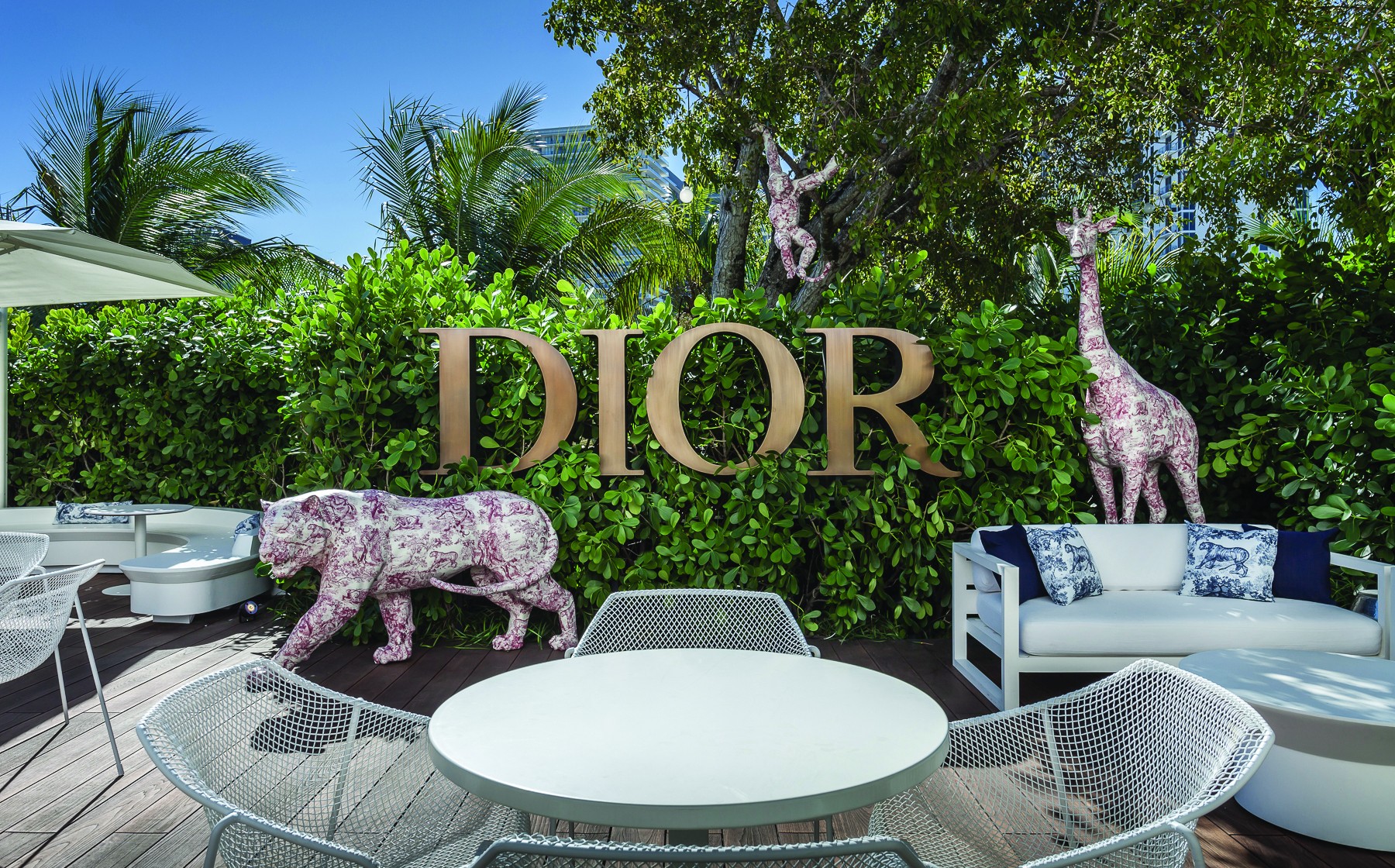 A touch of Made in Italy at Dior pop-up Café Miami - La-KiNi